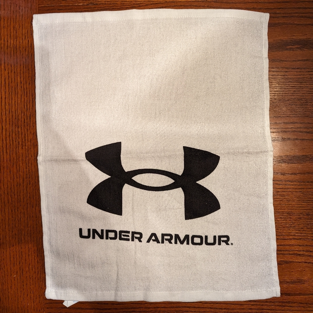 Under Armour Towel White NEW 19in x 15in Sideline Towel RARE